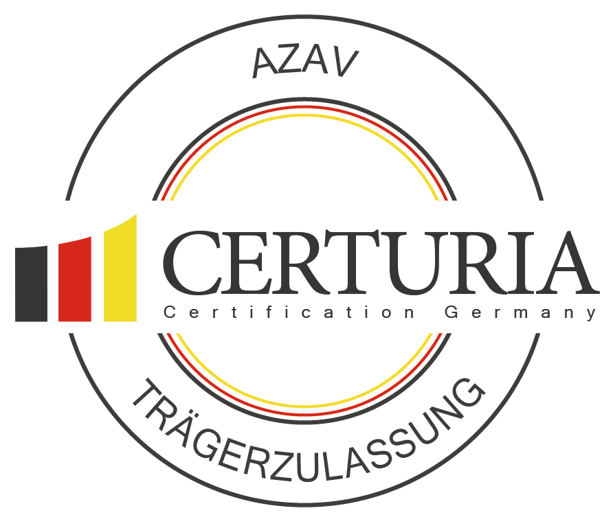 karriere tutor Ein kreisförmiges Logo trägt oben den Text „AZAV“ und unten „TRÄGERZULASSUNG“. In der Mitte steht „CERTURIA Certification Germany“ mit einem Design aus drei vertikalen Balken in Schwarz, Rot und Gelb von links nach rechts.